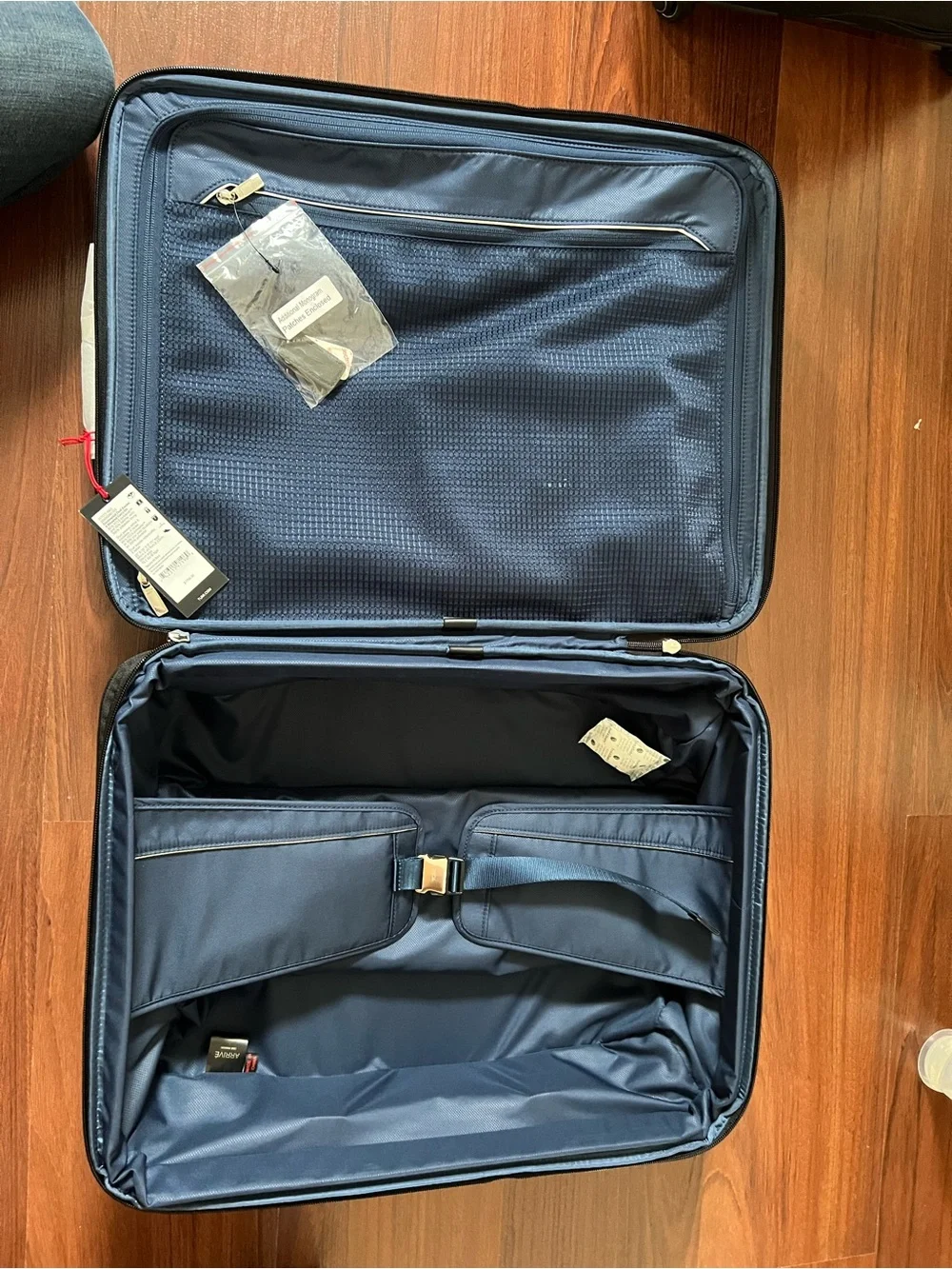 NWT Tumi Black Arrive Spinner Carry-On